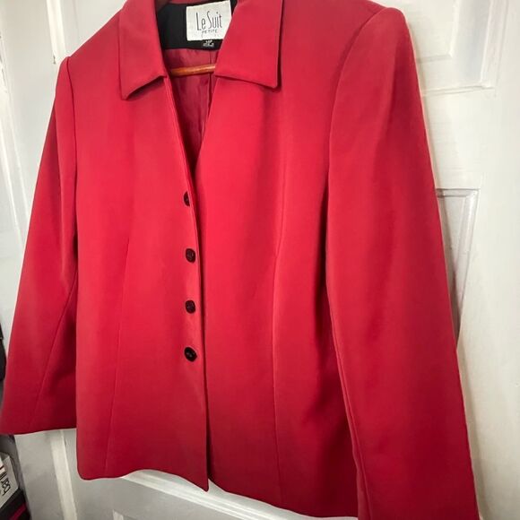 Le Suit Petite Red Blazer w/ Black Oval Buttons - Picture 12 of 12